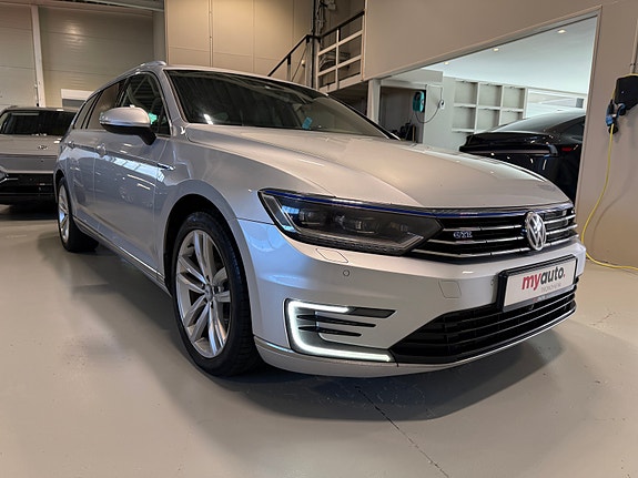 Volkswagen Passat 7 of 27