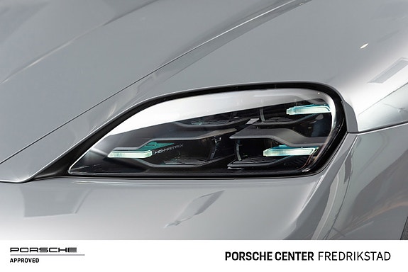 Porsche Taycan Cross Turismo 10 of 30