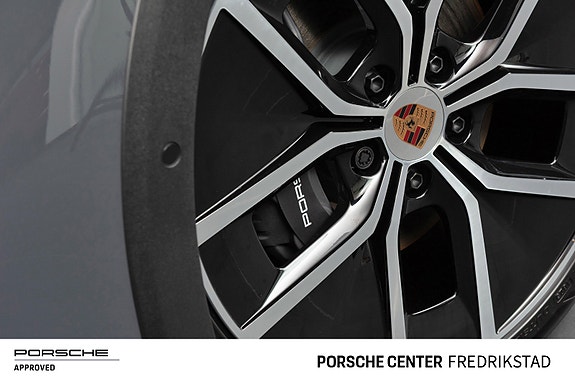 Porsche Taycan Cross Turismo 18 of 30