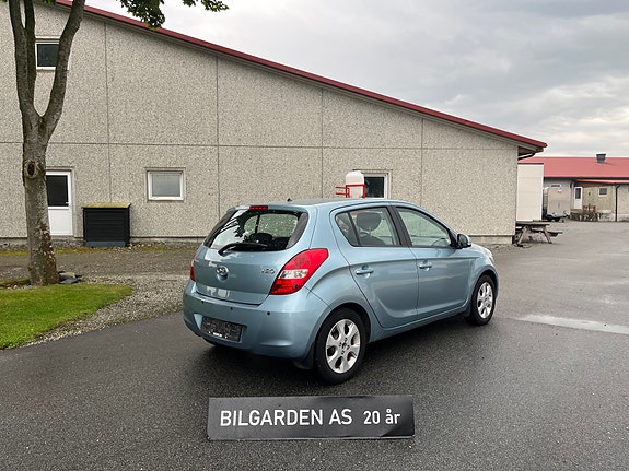 Hyundai i20 3 of 11