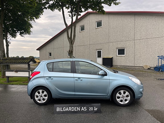Hyundai i20 2 of 11