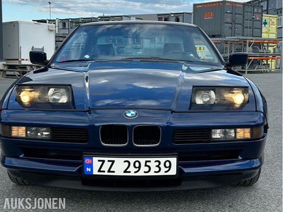 BMW 8-Serie 2 of 5