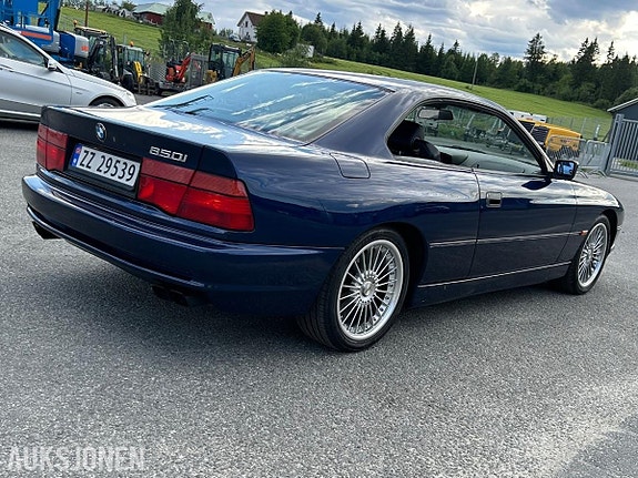BMW 8-Serie 4 of 5