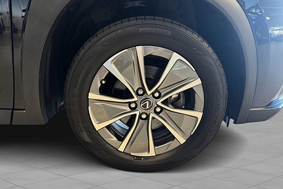 Lexus UX300e 18 of 19