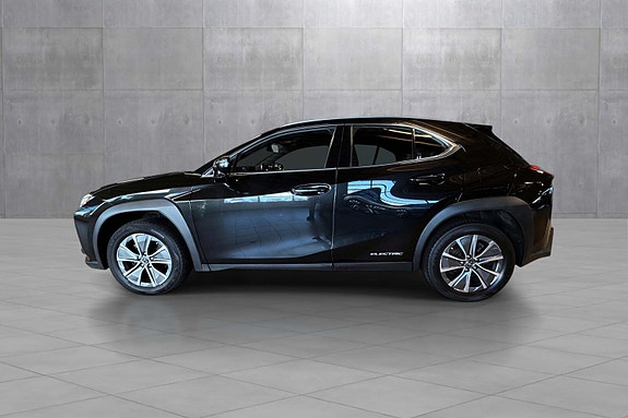 Lexus UX300e 2 of 5