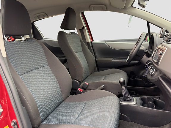 Toyota Yaris 21 of 23