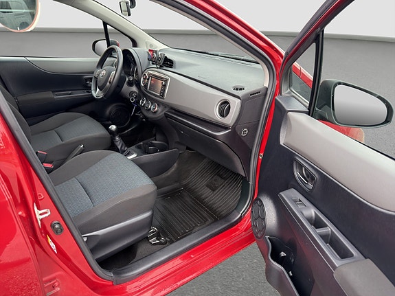 Toyota Yaris 20 of 23