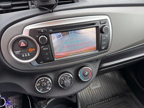 Toyota Yaris 14 of 23