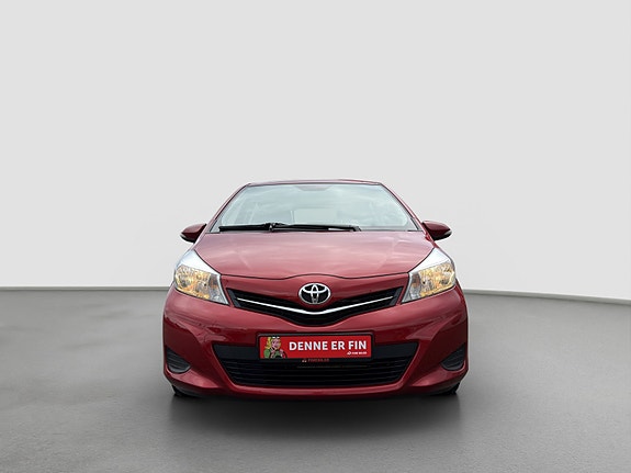 Toyota Yaris 8 of 23