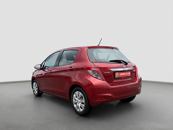 Toyota Yaris 3 of 23