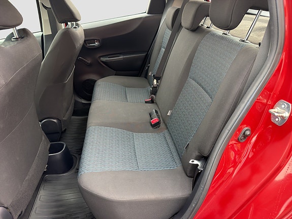 Toyota Yaris 16 of 23