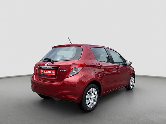 Toyota Yaris 5 of 23