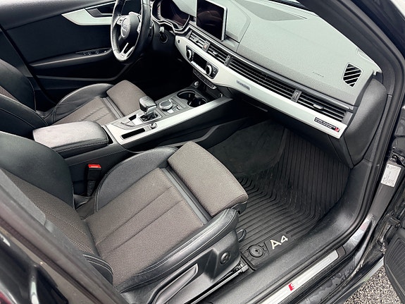 Audi A4 13 of 30