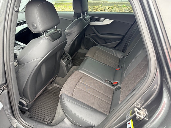 Audi A4 14 of 30