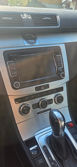 Volkswagen Passat 10 of 14