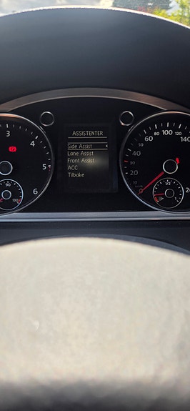 Volkswagen Passat 11 of 14