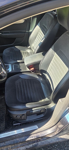Volkswagen Passat 12 of 14