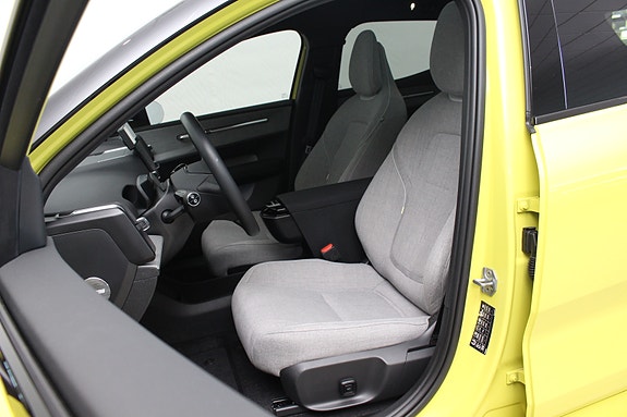 Volvo EX30 18 of 30