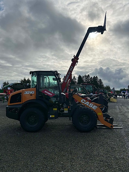 Case 321G High Speed 40 km/h 4 of 12
