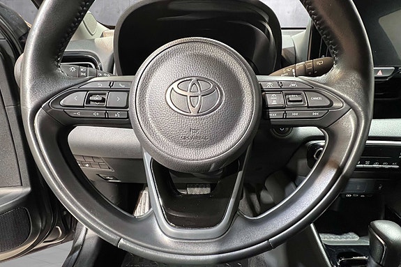 Toyota Yaris 12 of 28