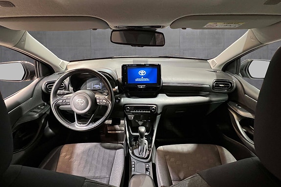 Toyota Yaris 10 of 28
