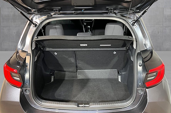 Toyota Yaris 18 of 28