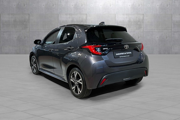 Toyota Yaris 4 of 28