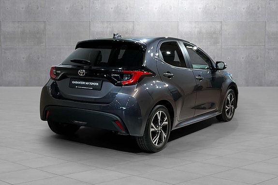 Toyota Yaris 6 of 28