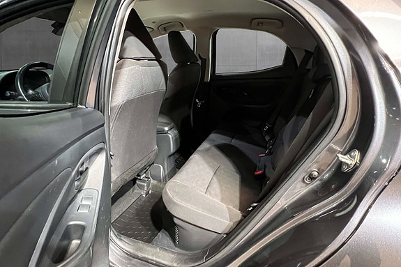 Toyota Yaris 16 of 28