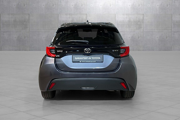 Toyota Yaris 5 of 28