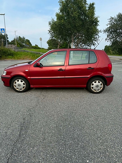 Volkswagen Polo 2 of 14
