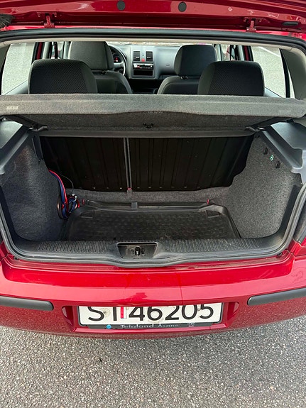 Volkswagen Polo 13 of 14