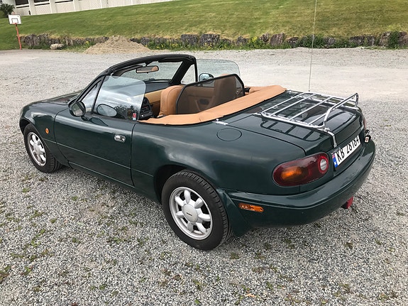 Mazda MX-5 2 of 8