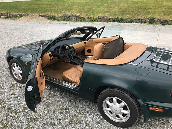 Mazda MX-5 7 of 8