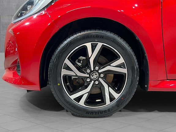 Toyota Yaris 19 of 29