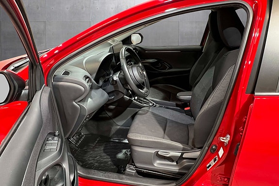 Toyota Yaris 11 of 29