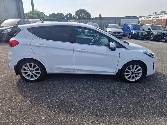 Ford Fiesta 4 of 5