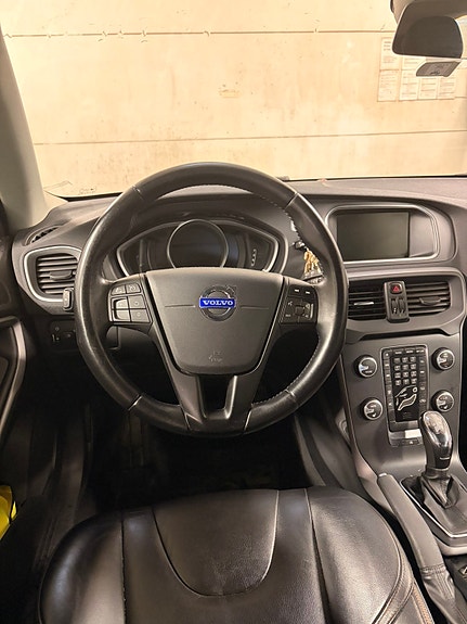 Volvo V40 Cross Country 17 of 20