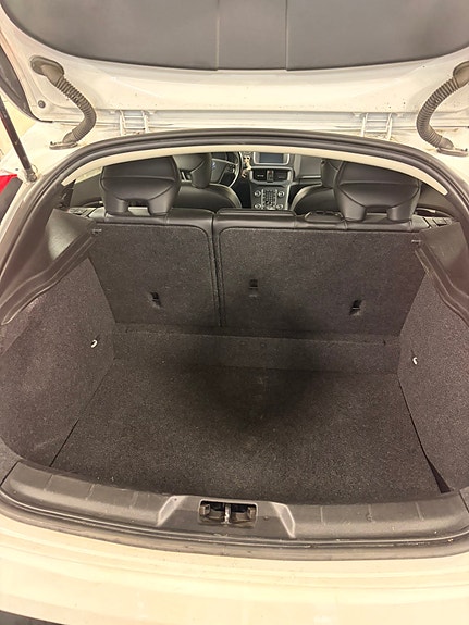 Volvo V40 Cross Country 20 of 20