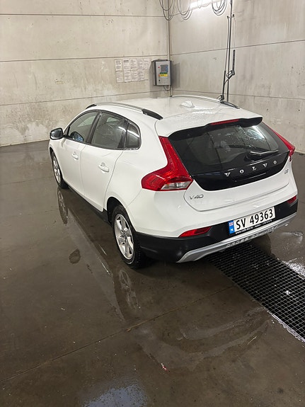 Volvo V40 Cross Country 9 of 20