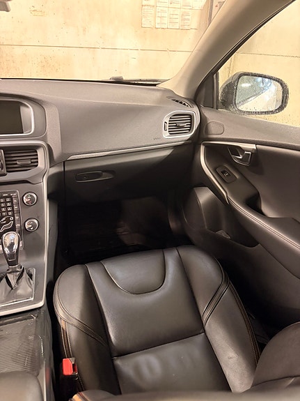 Volvo V40 Cross Country 18 of 20