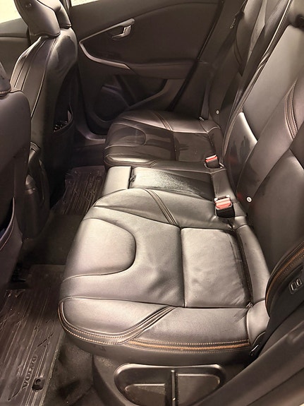 Volvo V40 Cross Country 15 of 20