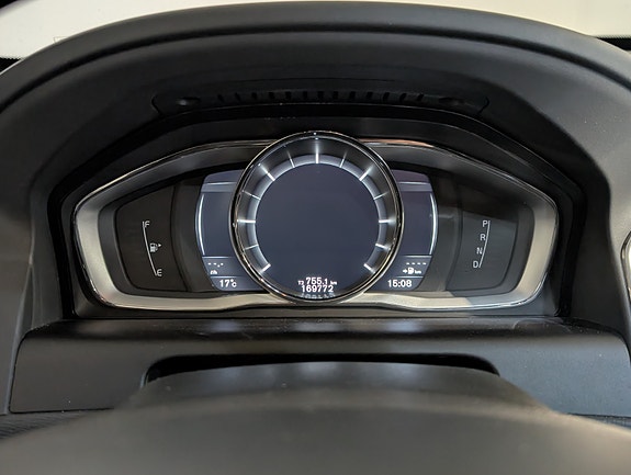 Volvo XC60 15 of 25