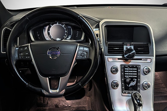 Volvo XC60 13 of 25
