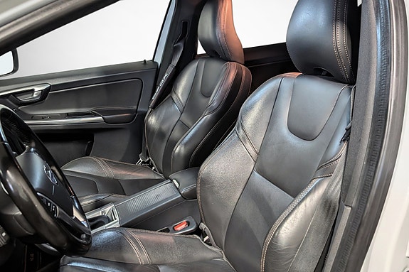 Volvo XC60 10 of 25