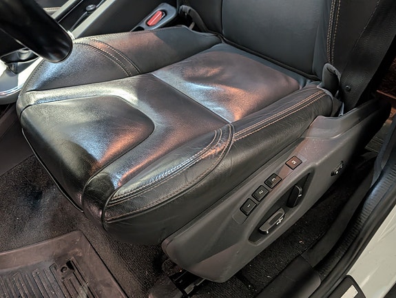 Volvo XC60 11 of 25
