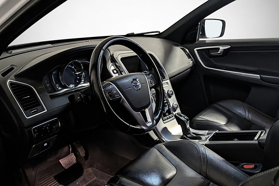 Volvo XC60 12 of 25