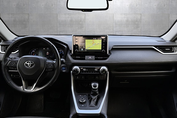 Toyota RAV4 12 of 18