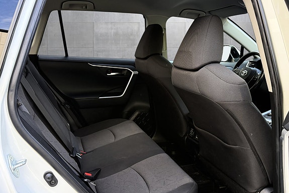 Toyota RAV4 17 of 18