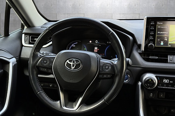 Toyota RAV4 14 of 18